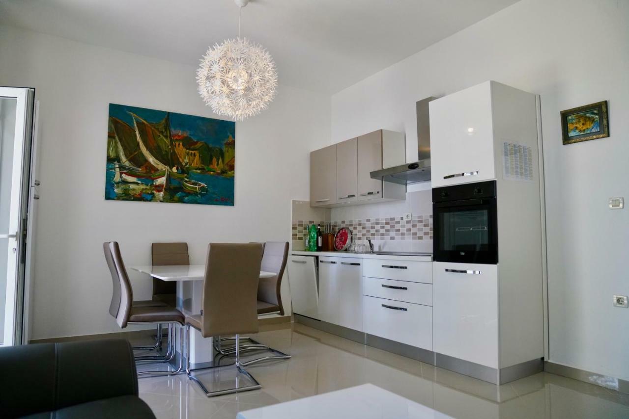 Sesar Apartments Krk - No. 1 Iva Krk Town Eksteriør bilde
