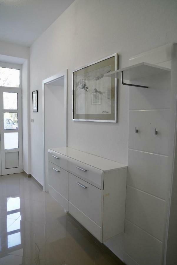 Sesar Apartments Krk - No. 1 Iva Krk Town Eksteriør bilde
