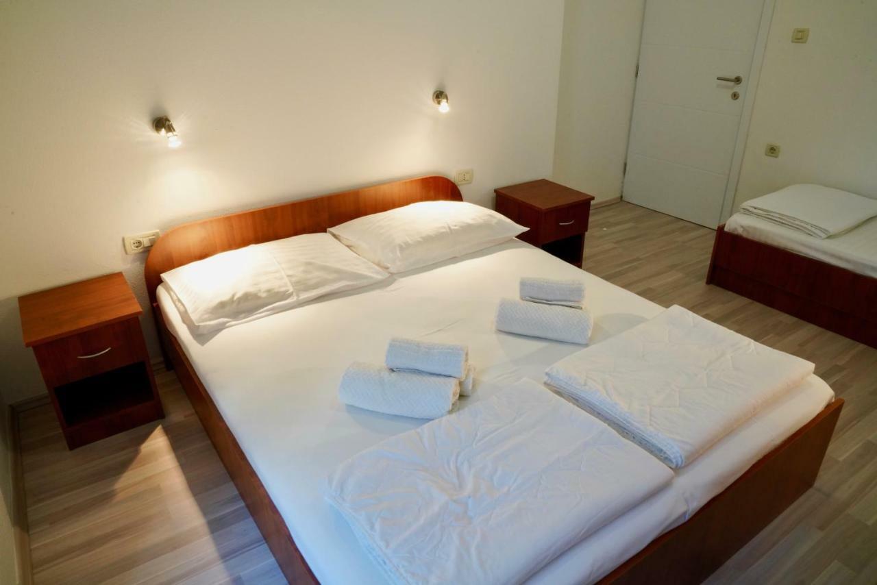 Sesar Apartments Krk - No. 1 Iva Krk Town Eksteriør bilde